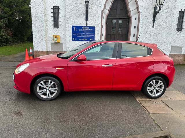 2013 Alfa Romeo Giulietta 1.6 JTDM-2 Lusso Euro 5 (s/s) 5dr